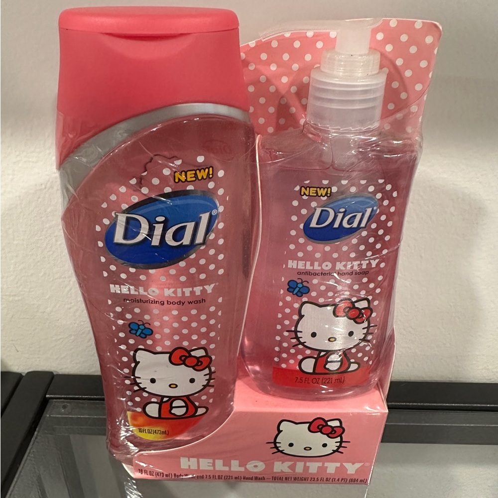 Hello Kitty  Dial Cute & Clean Collection Body Wash & Hand Soap Set RARE
